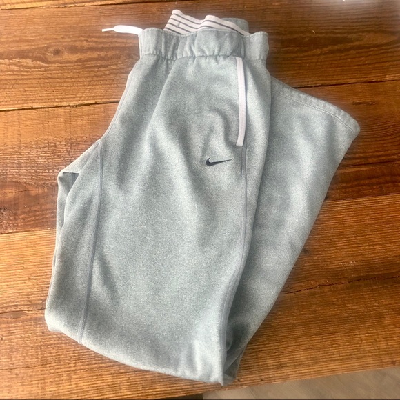 Nike Pants - Woman’s Nike Gray Sweatpants size XS